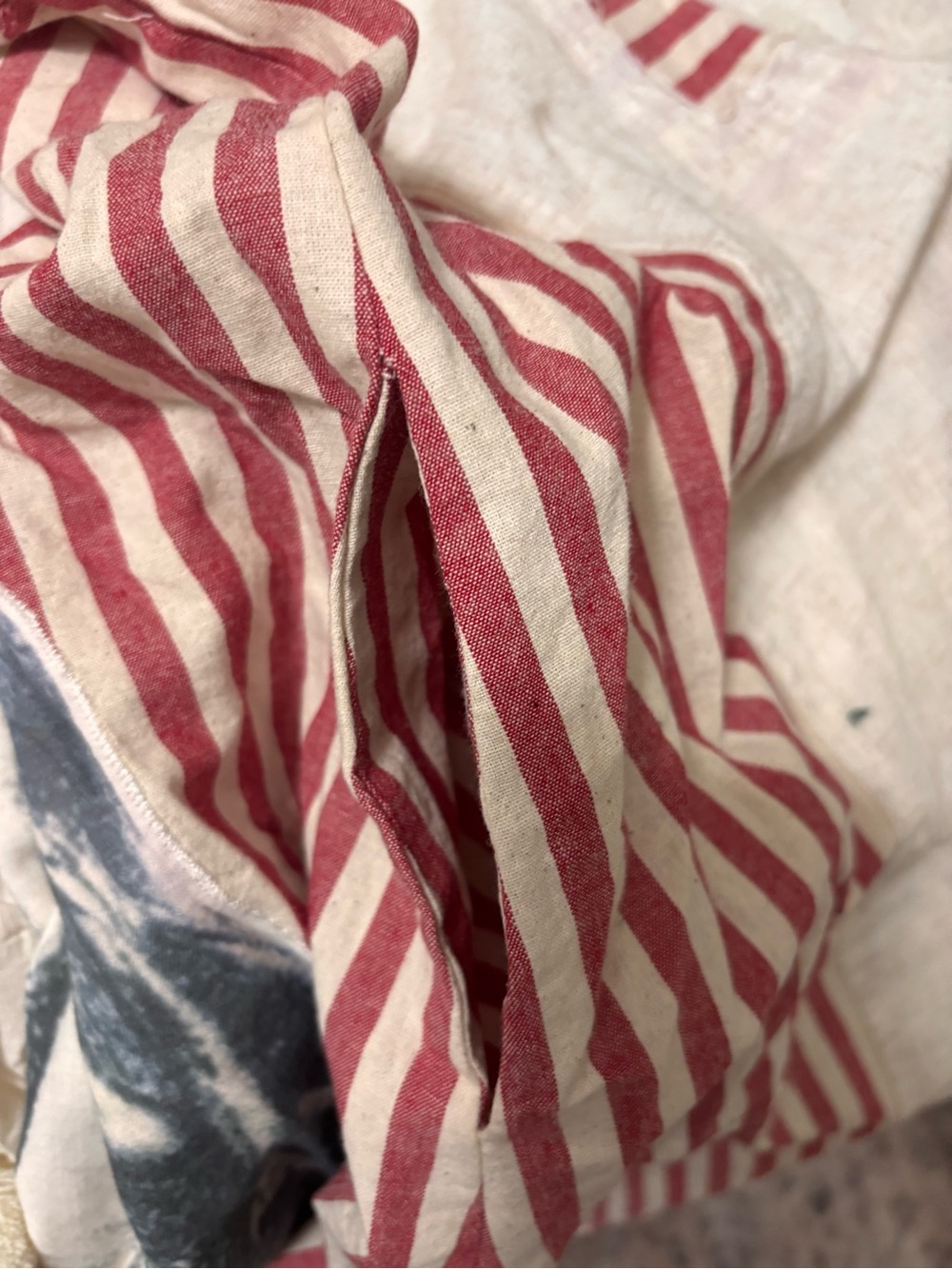 NWT Blue Velvet Red & Cream Shrine Print Boho Duster with pockets !!Boho vibes 💕 - Picture 5 of 5